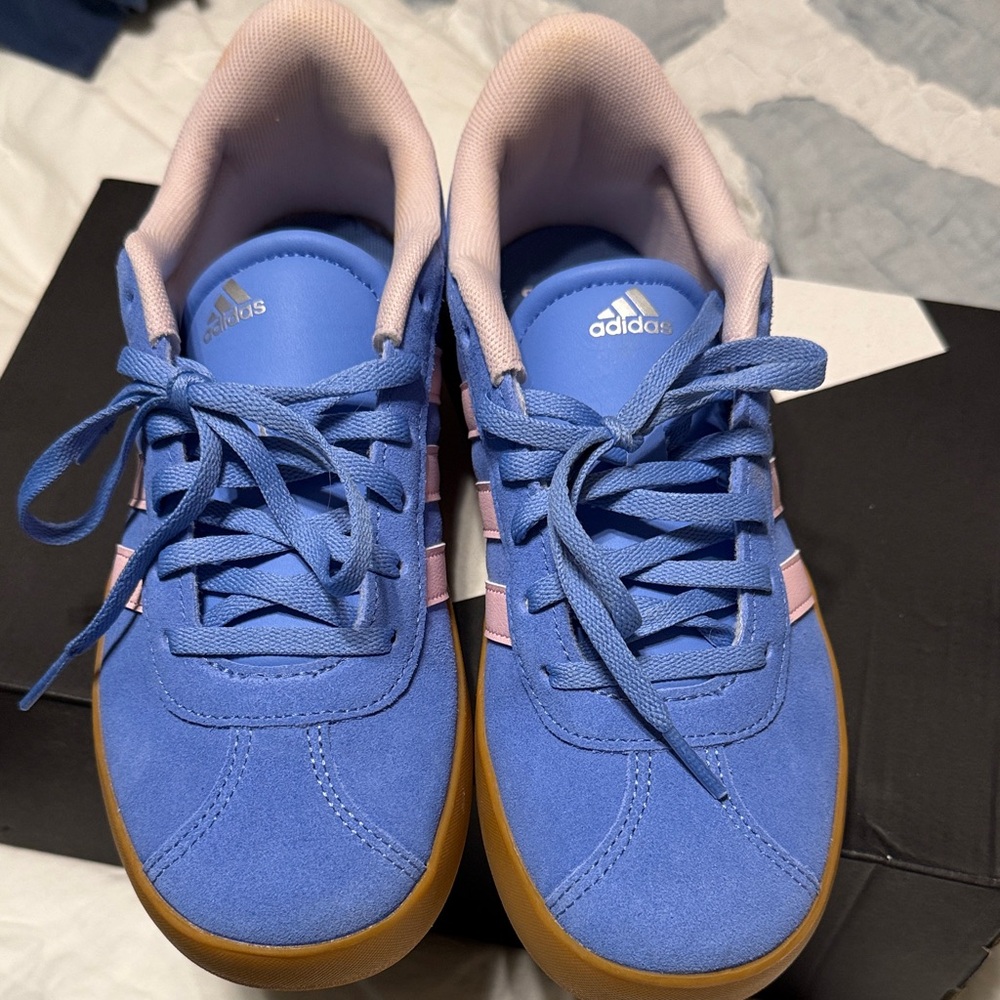 Adidas VL Court 3.0. Size 5 youth